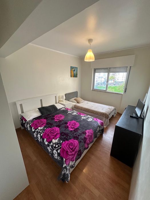 Quarto p casal c/s filho a 5 min. da estação de Odivelas