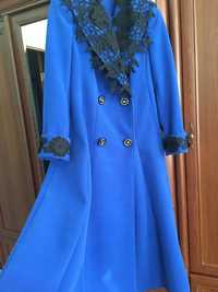 Продам новое (цена снижена) красивое кашемировое пальто с кружевами 3D