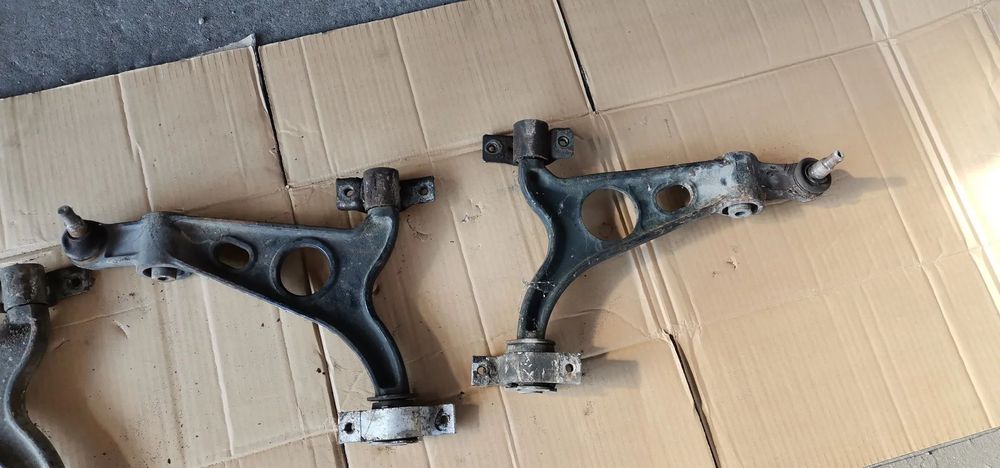 WAHACZ PRZOD PRAWY LEWY ALFA 156