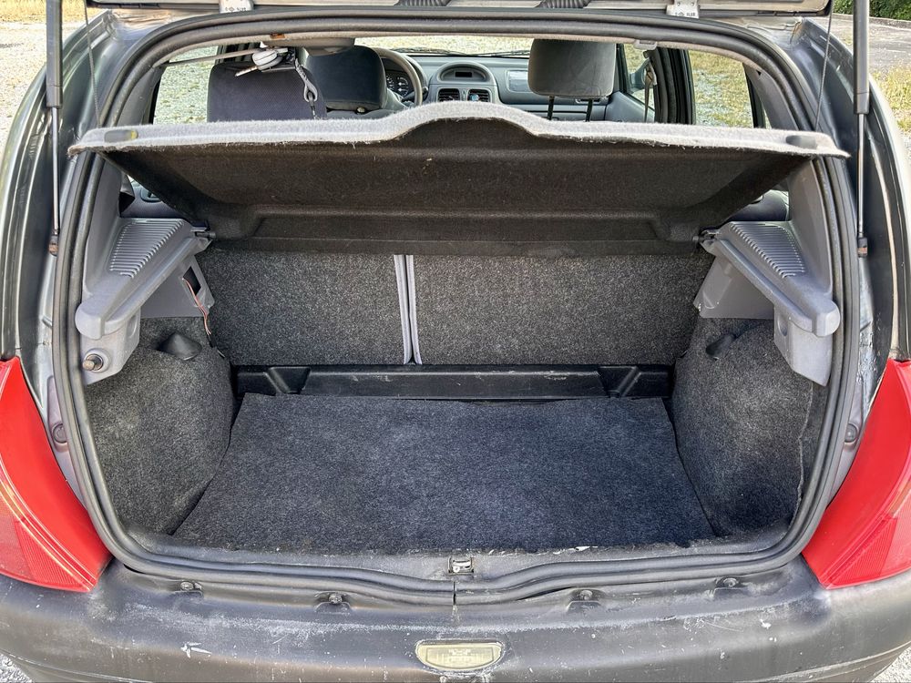Renault clio 1.2 direcao assistida - pronto a circular