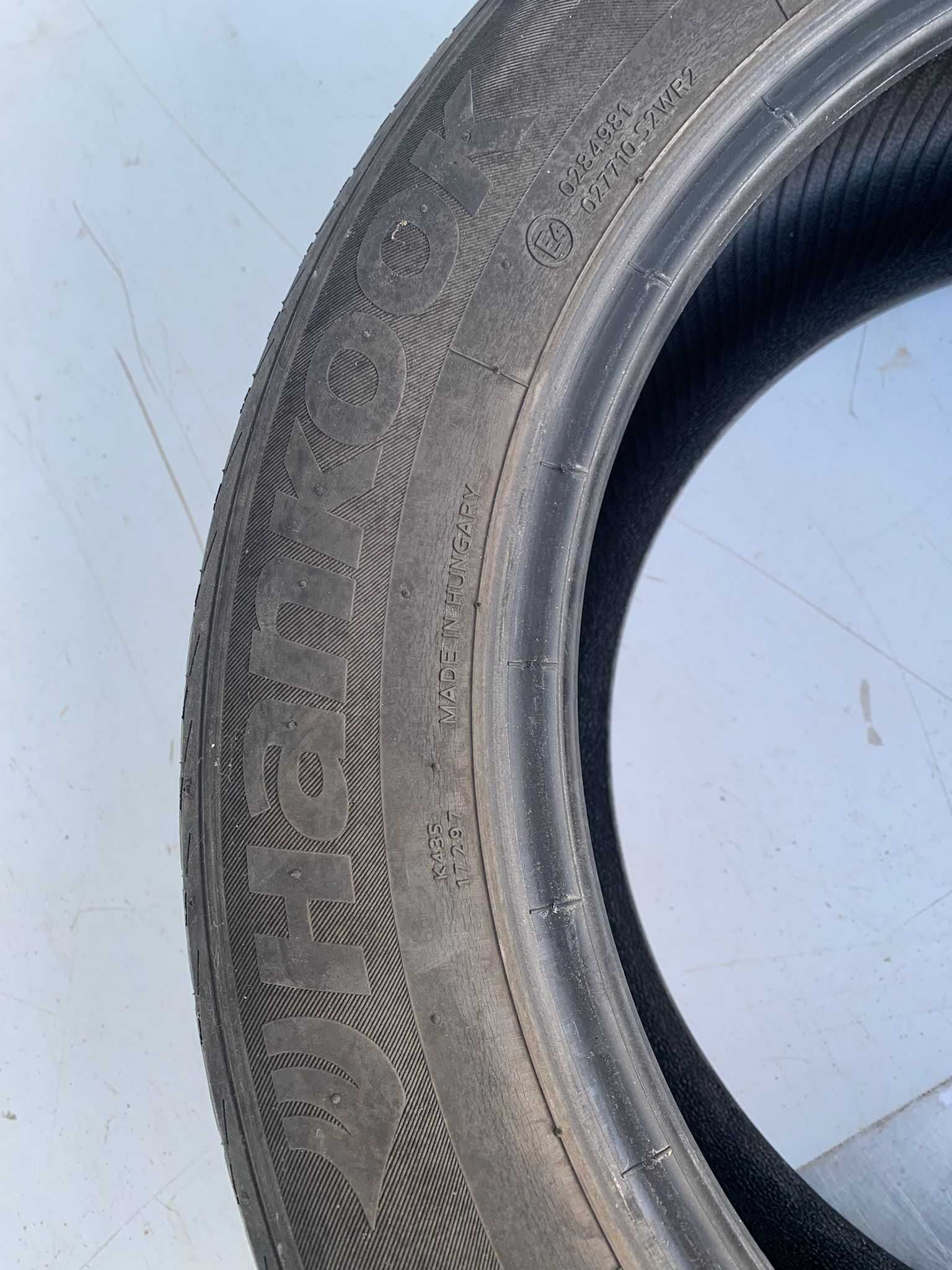 Pneu de carro em ótimo estado, com muito piso