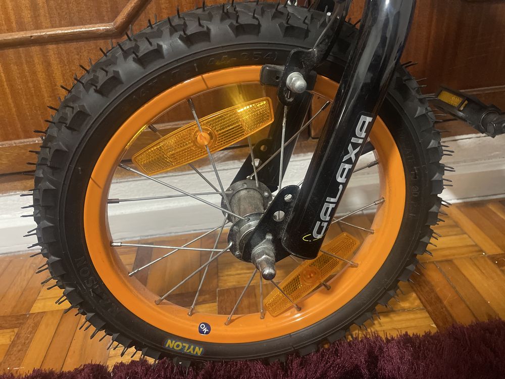 Bicicleta crianca como nova