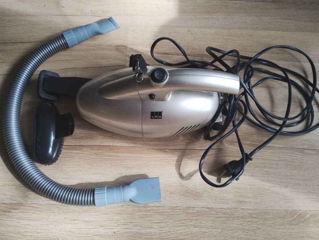Mały odkurzacz 220 v