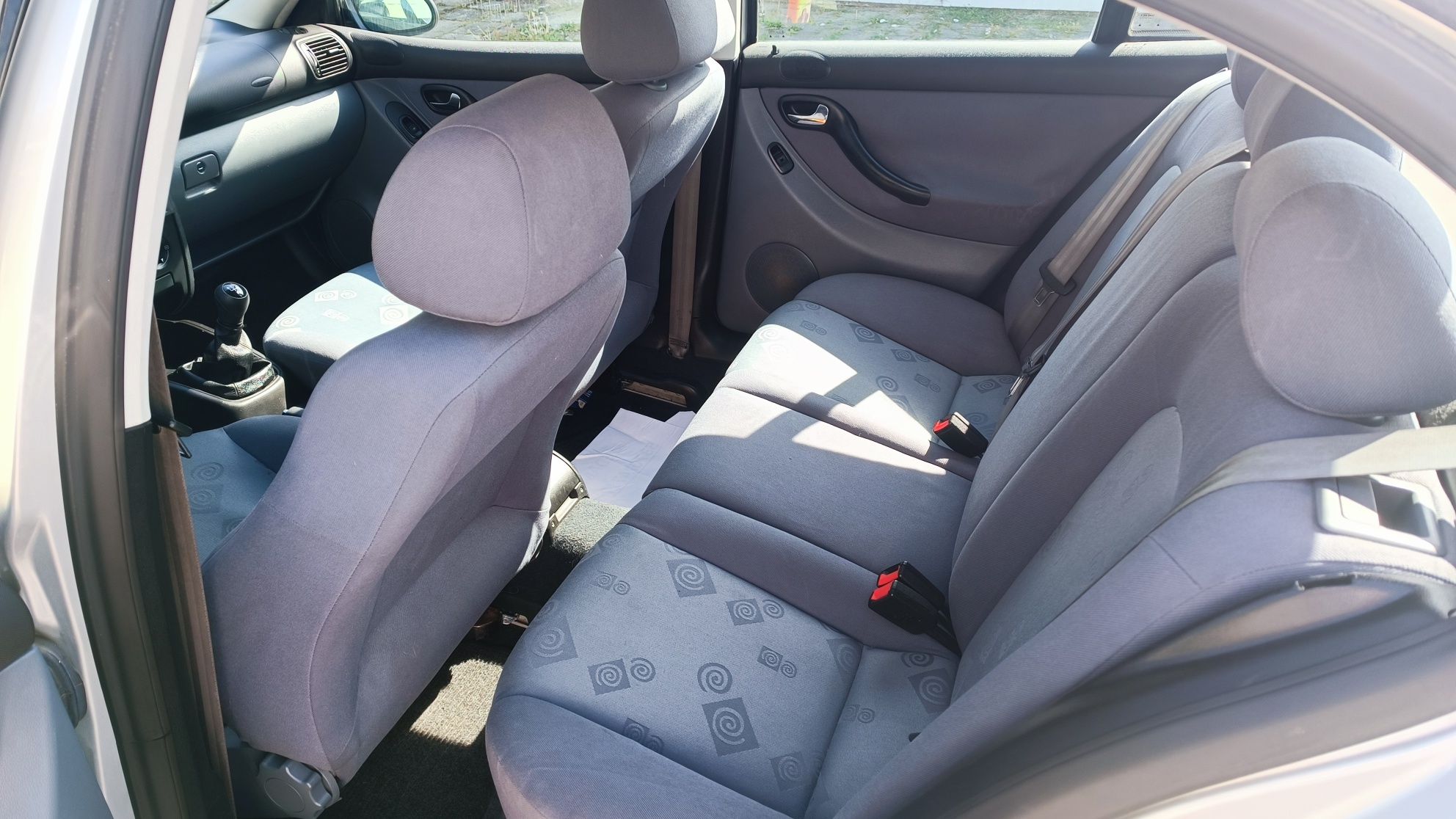 Seat leon 1.6 mpi REZERWACJA