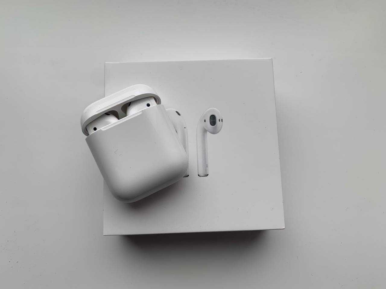 Apple AirPods 2 with Charging Case Оригинал