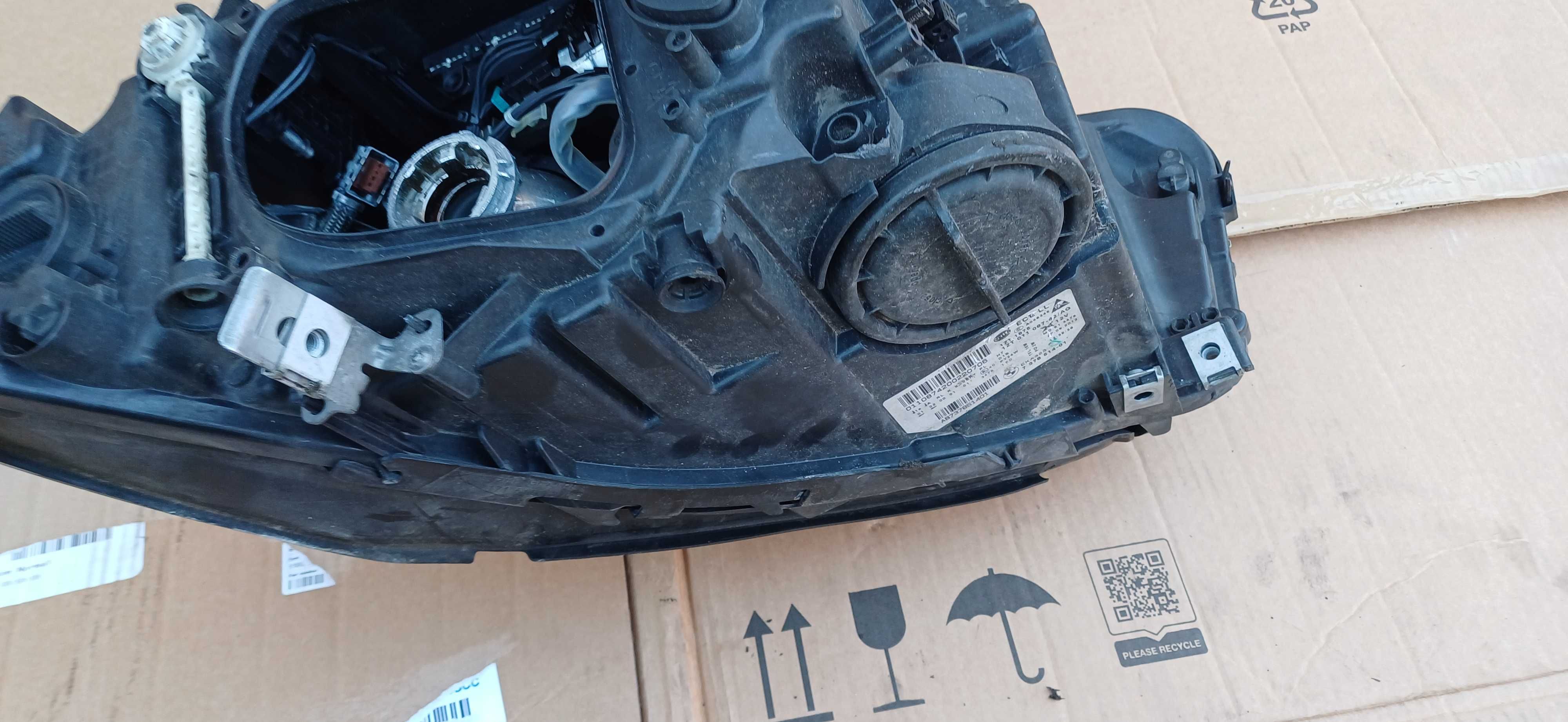 Reflektor lampa przód prawa bmw 5 f10 f11 lift  bi-xenon cała idealna