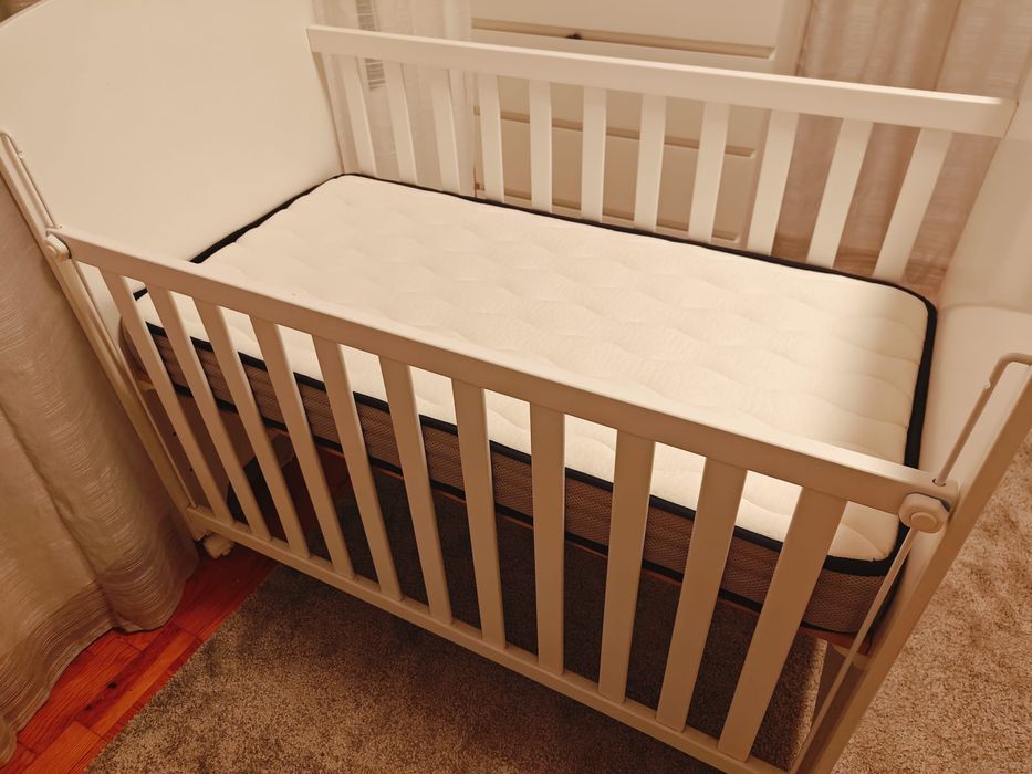 Berço com colchão para bebe