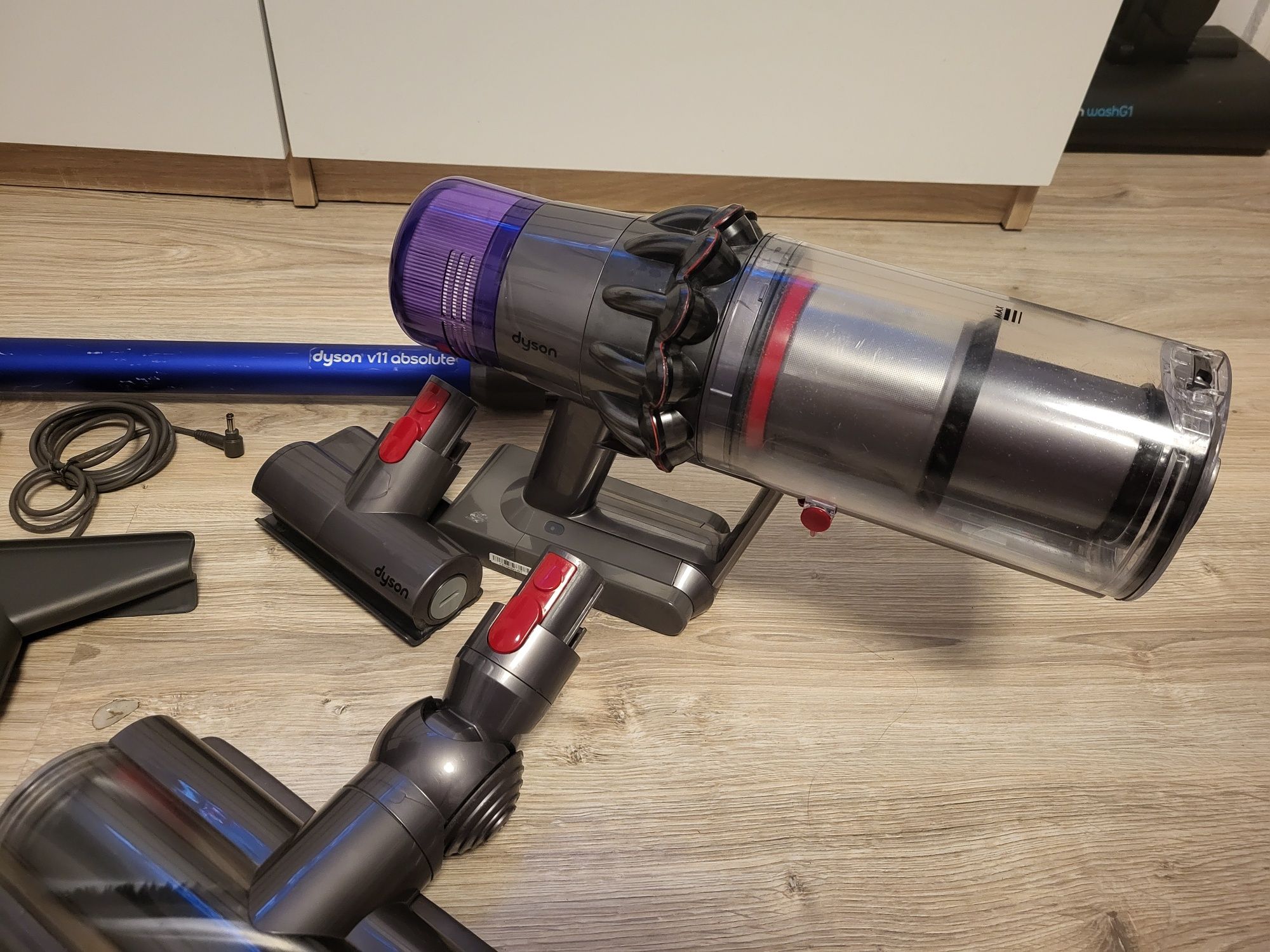 Odkurzacz Dyson V11 absolute bezprzewodowy pionowy ładny