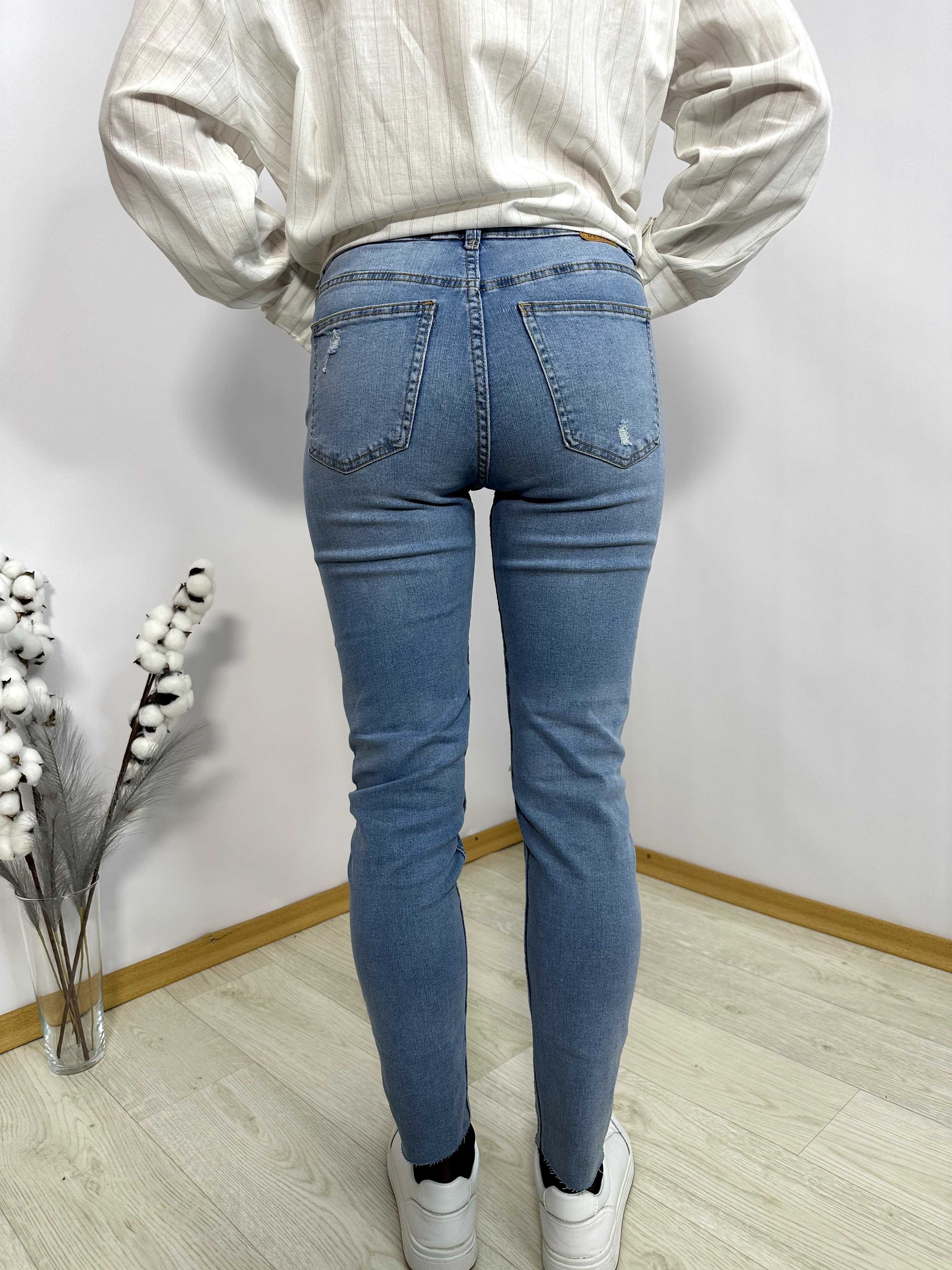 Джинси Bershka skinny
Розмір 38, 40