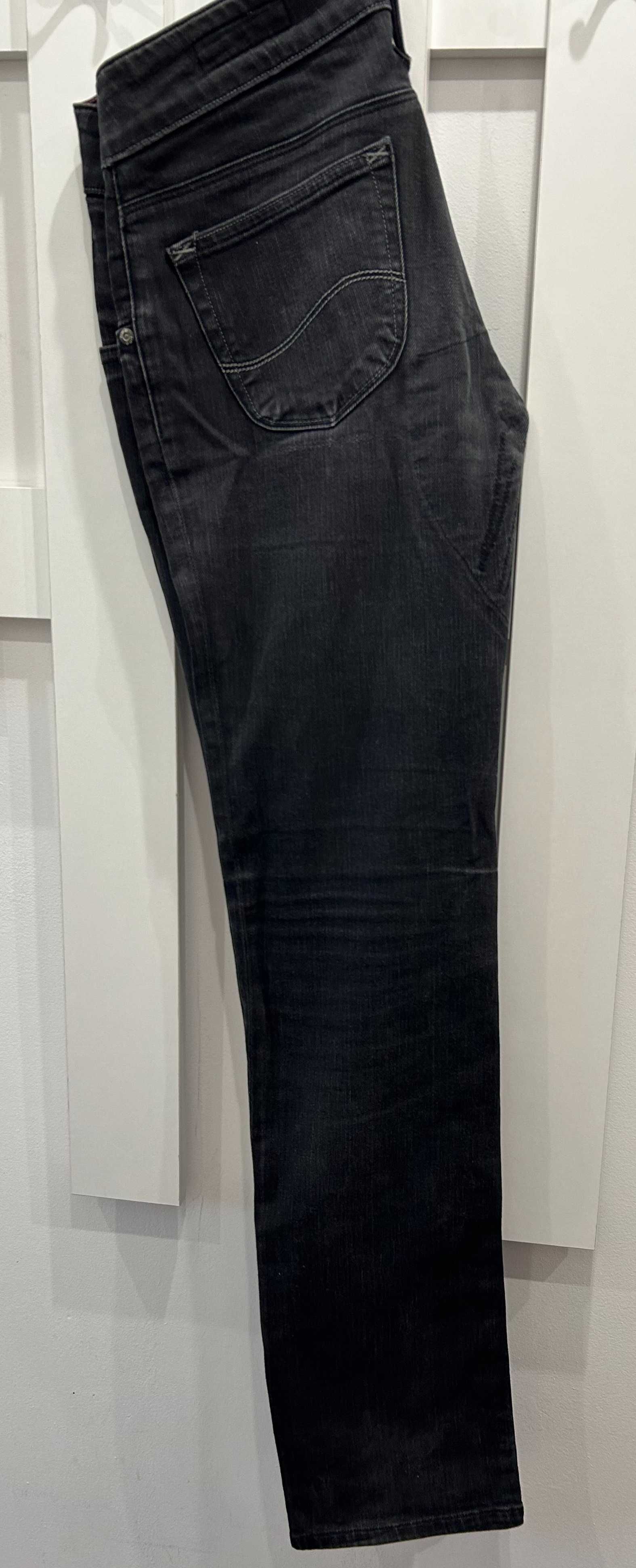 Black Straight Jeans from Lee size S/M biodrówki - casual style