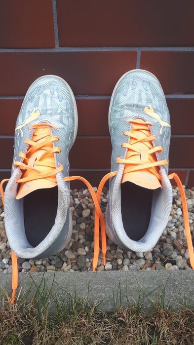 Halówki buty do piłki nożnej 38,5 chłopięce Puma