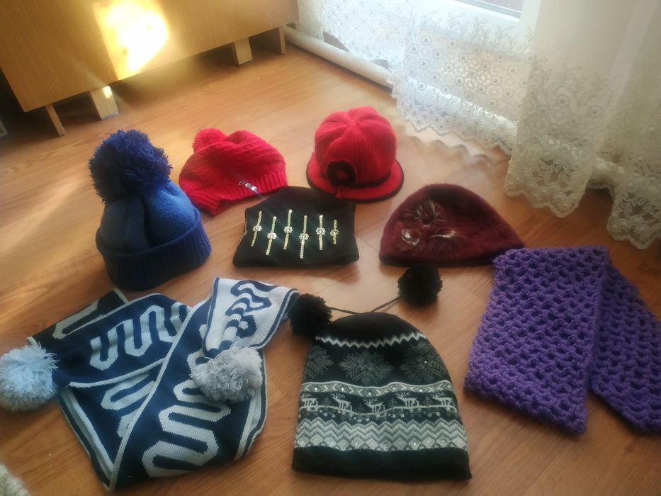 Шапочки, шарф, хомут для дівчат від 3 років