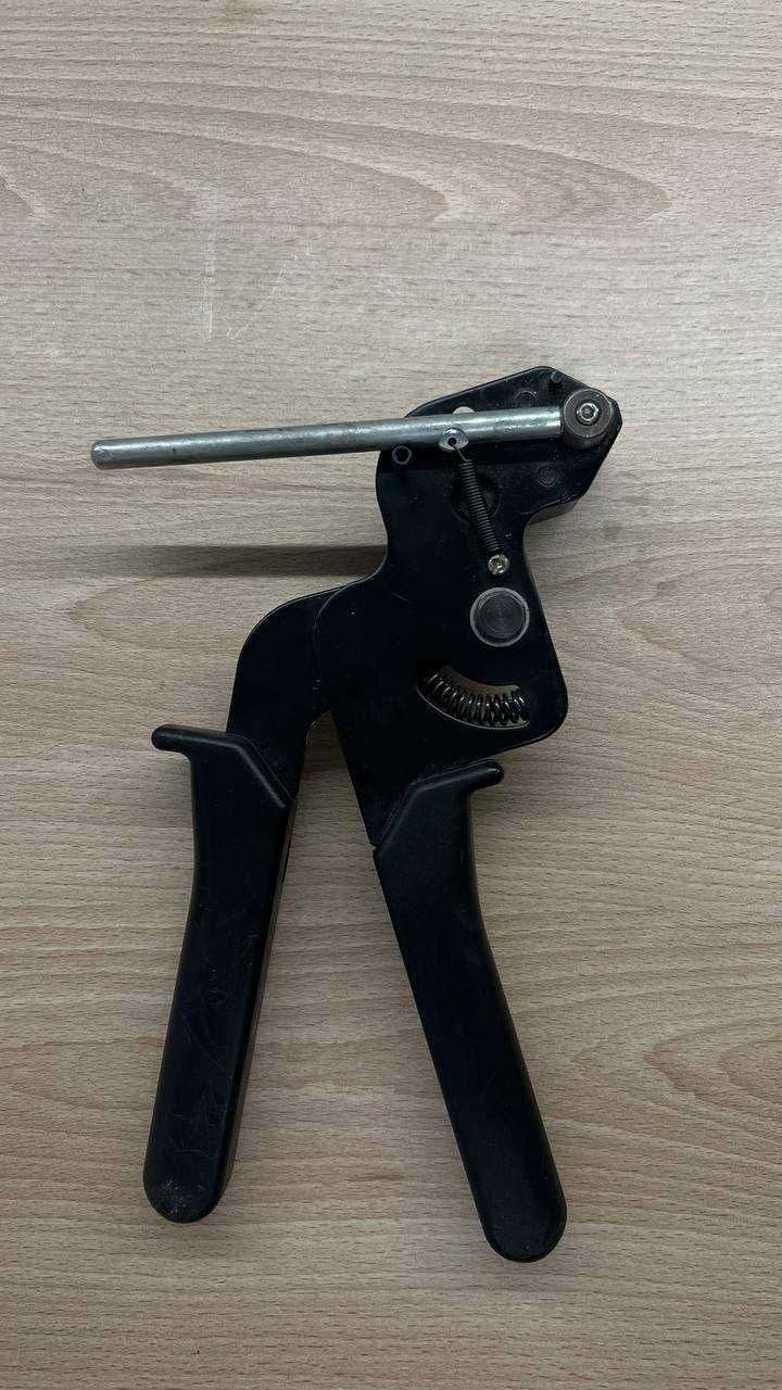 Pistolet do opasek kablowych KST-STG200
HellermannTyton
