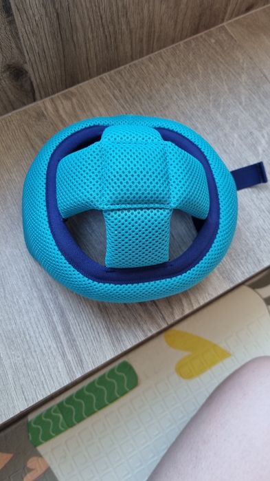 Kask/ czapka ochronny dla dziecka.