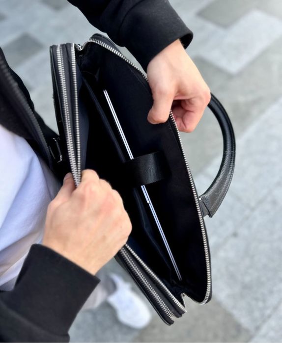 Якісна чоловіча шкіряна сумка- портфель, для ноутбука чи документів