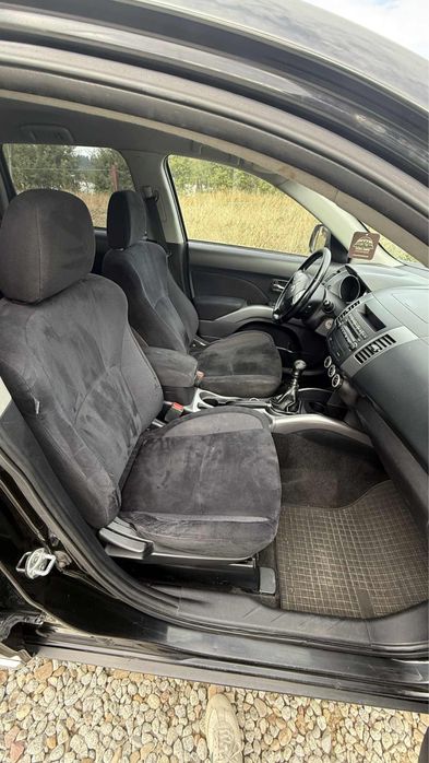 Sprzedam auto mitsubitshi outlander 2007 r 4x4
