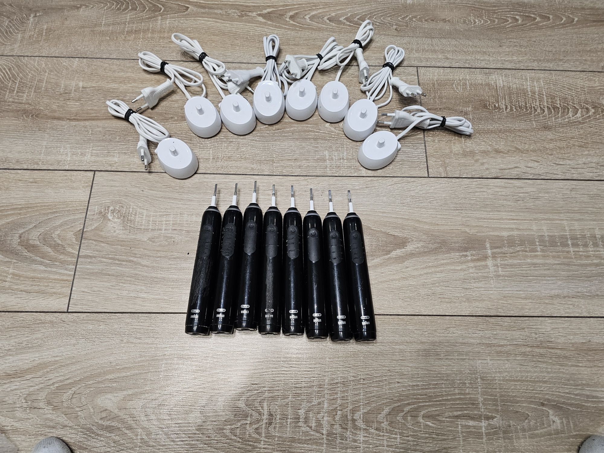 Електрична зубна щітка із зарядним Braun Oral-B Toothbrush Type 3772