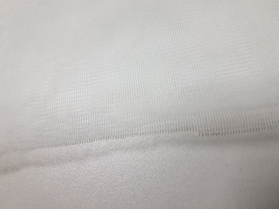 Tkanina biała siatka szer.132 cm.