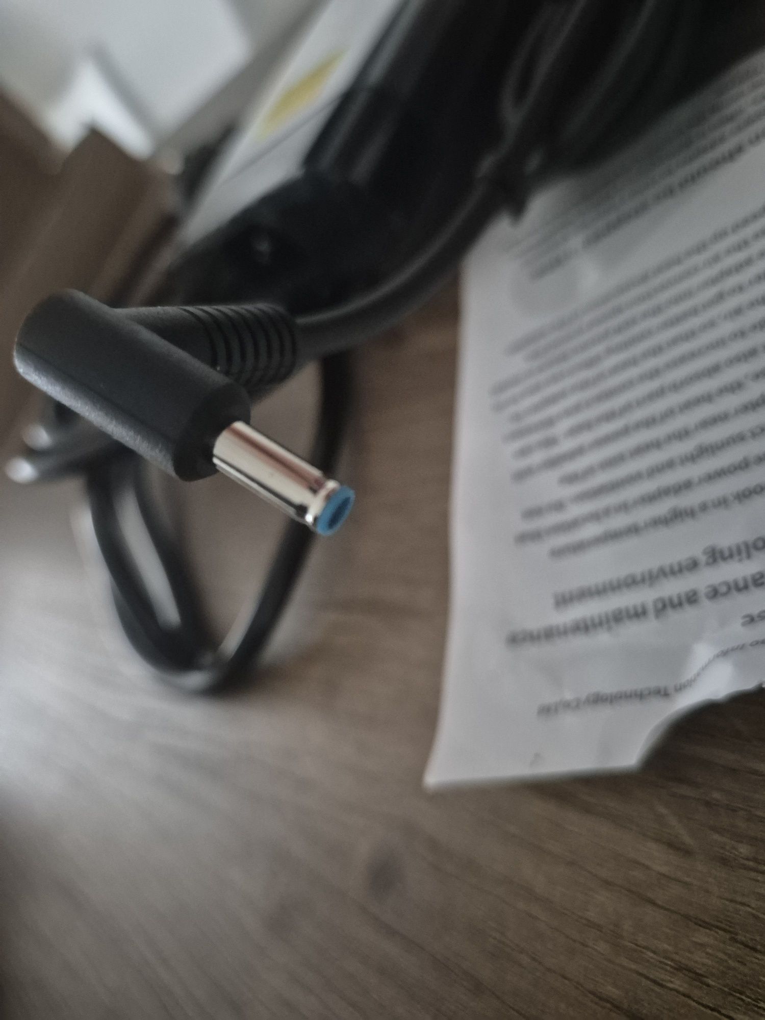 Adaptador de corrente para portátil "HP"
 * Marca: HP