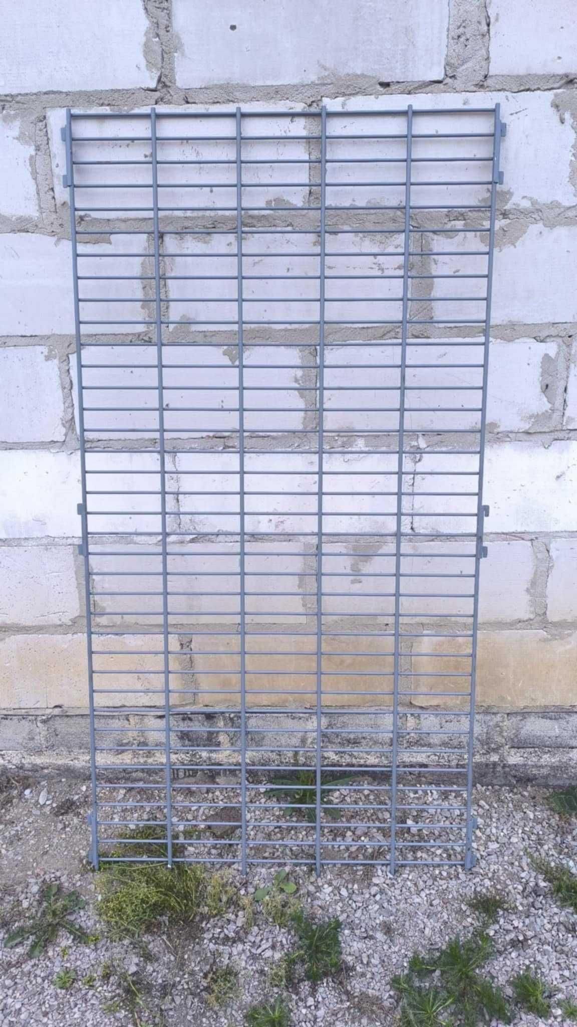 Krata / Siatka gruba (stalowa] oraz stalowa belka [przęsło]