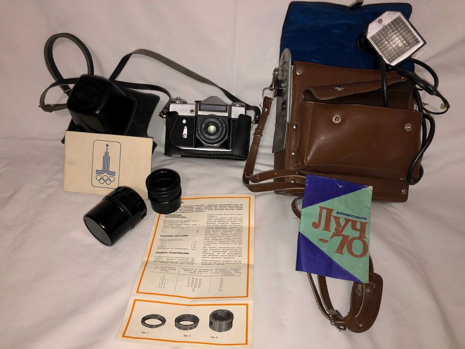 Фотоапарат "Зенит-Е"/Industar-50-2 та спалах "Луч-70"