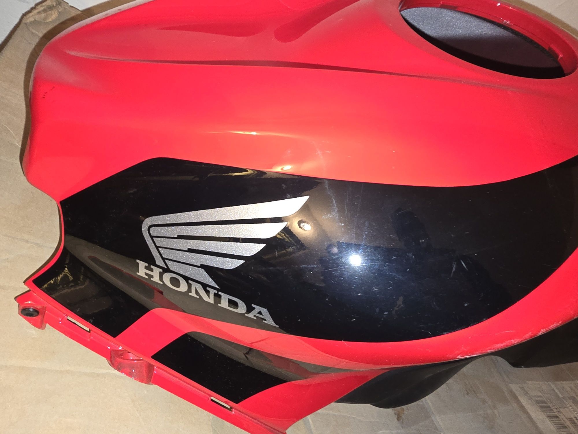 Obudowa zbiornika honda cbr 600 rr