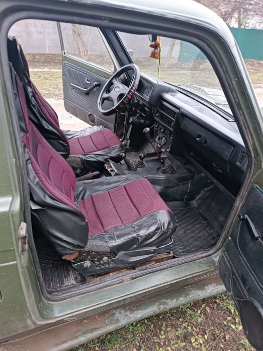 Нива Ваз 21214       .