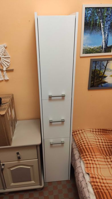 Komin Słupek Szafka Biała Biały Zgrabna Łazienka Kuchnia Pokój