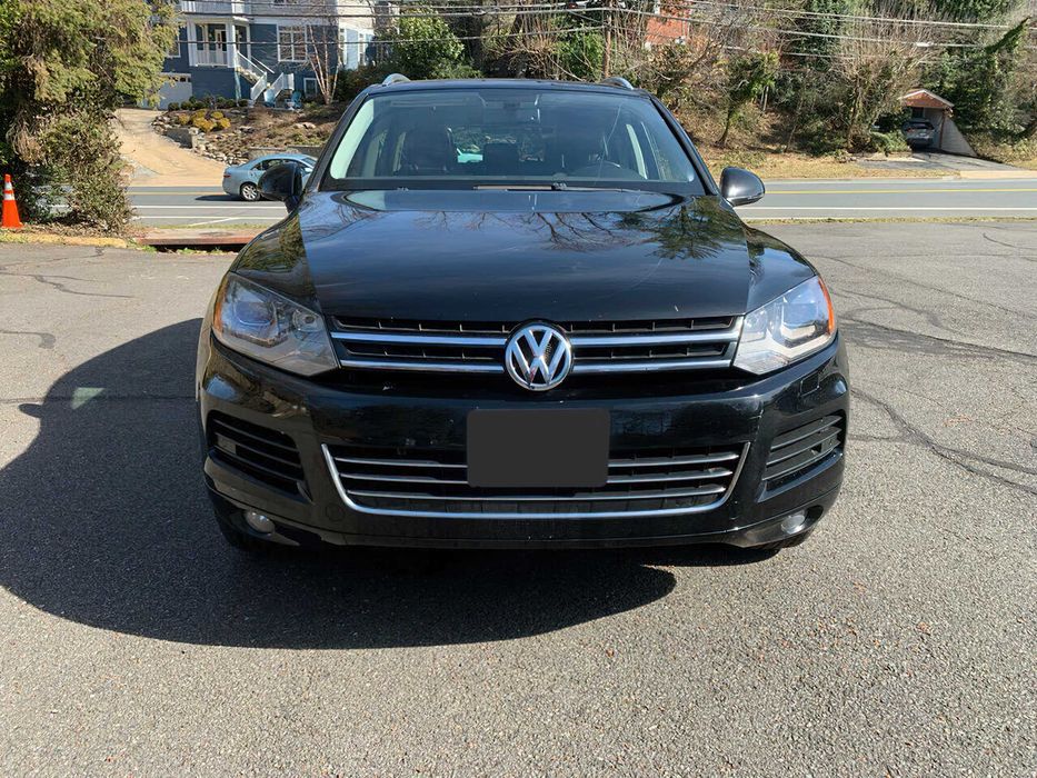 Volkswagen Touareg TDI Sport      2013