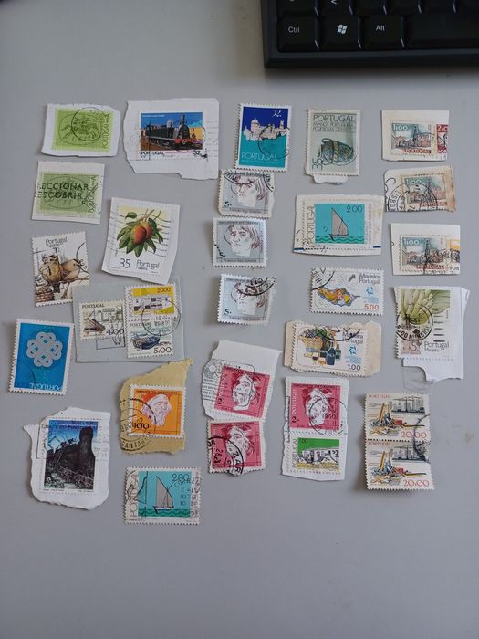 Lote de mais de 200 selos varios paises