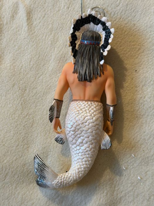 Enfeite sereio merman em porcelana com glitter – vários