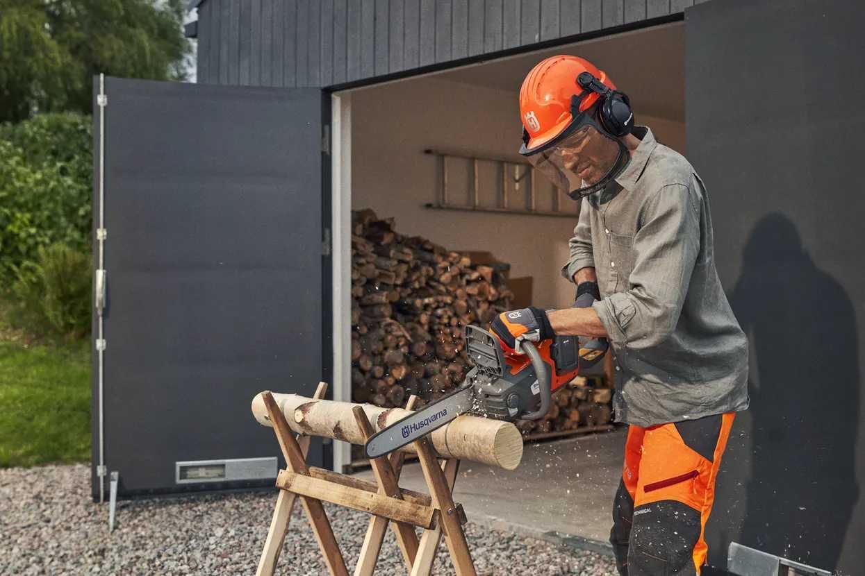 Husqvarna 225i Piła akumulatorowa pilarka łańcuchowa 36 V do drewna