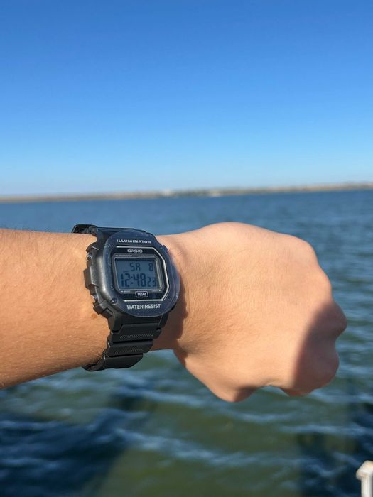 Годинники Casio F-108WH-1ACF. Нові, оригінал.