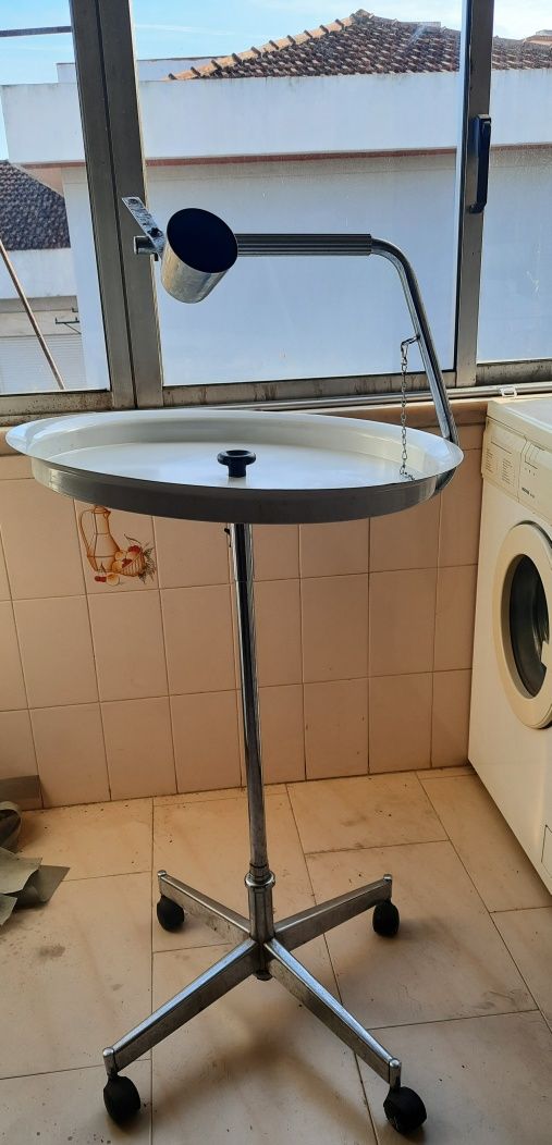 Suporte com pé para papagaio