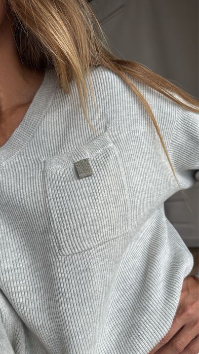 Komplet Brunello Cucinelli w szarosci sweter ze spodniczka