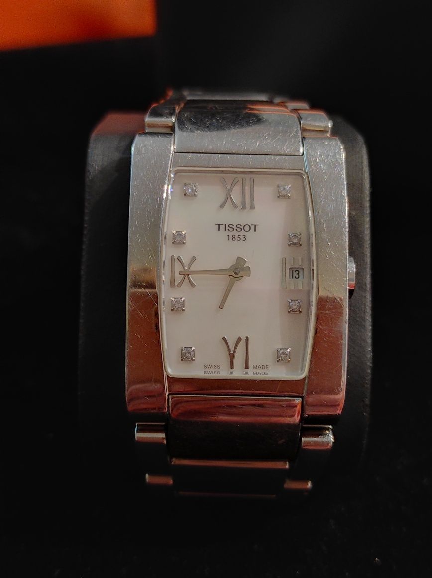 Продам женские швейцарские часы Tissot с бриллиантами