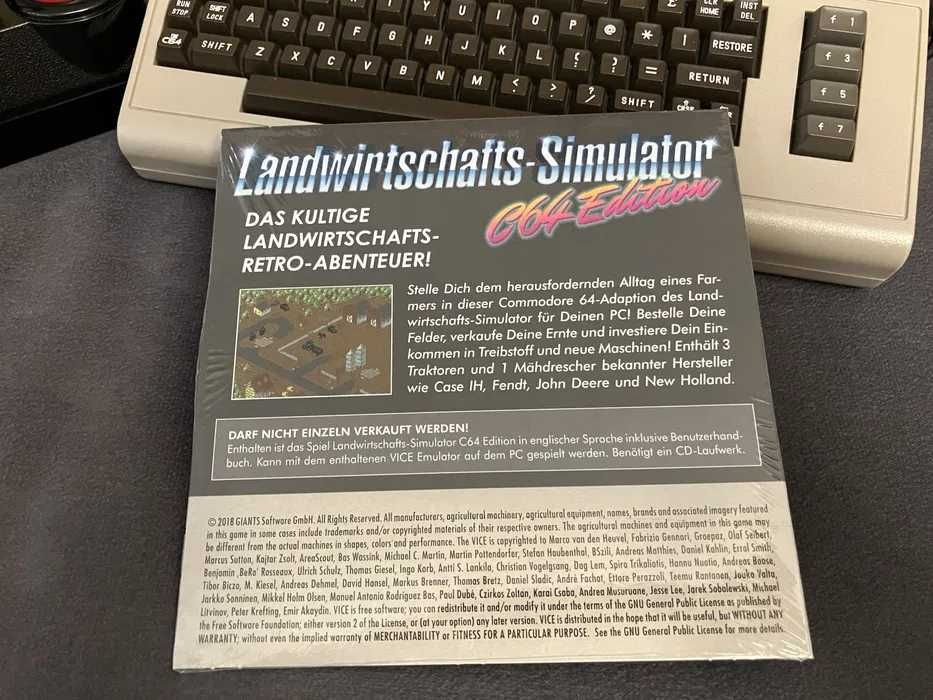 W folii Farming Simulator C64 Edition 8-bit The C64 Commodore C128