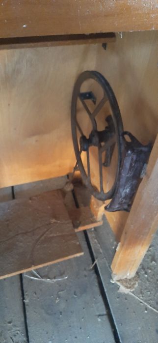 Продам старі швейні машини