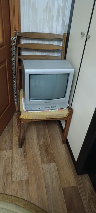 Телевізор SHARP в доброму стані