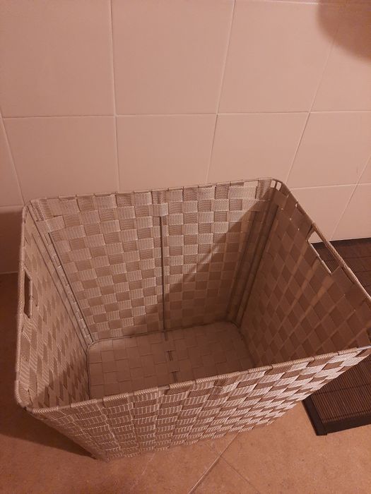 Cesto cor beje Bom estado