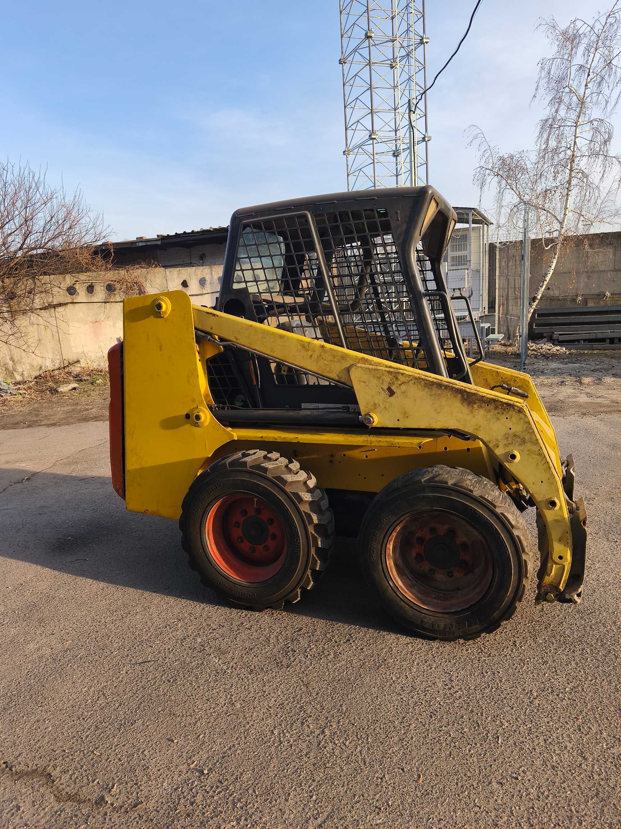 Продам Bobcat S130 б/у 2003 р. 590 кг.