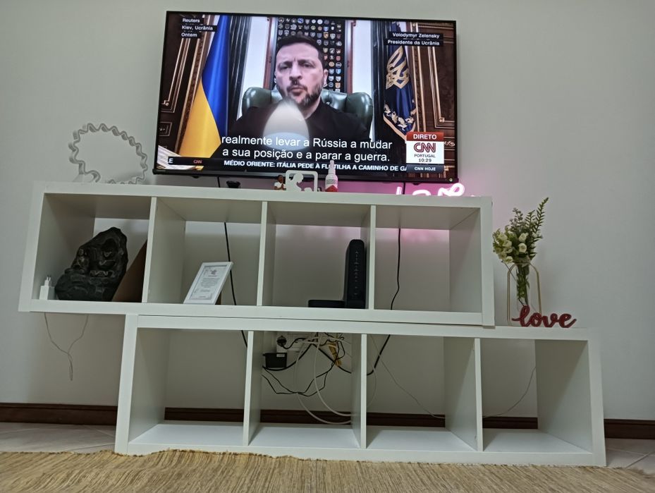Móvel de Tv como novo