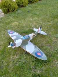 Samolot spalinowy spitfire