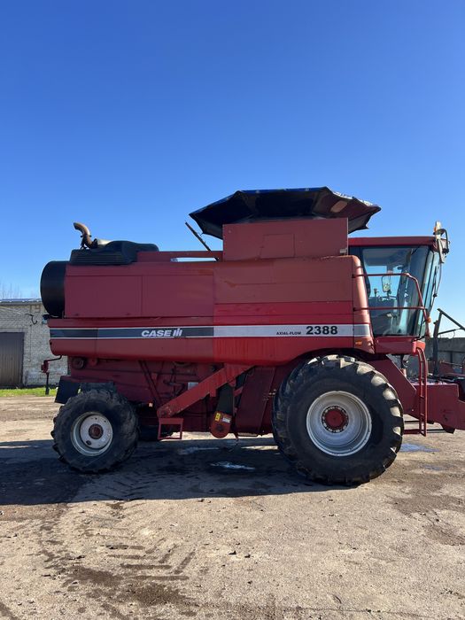 Комбайн Case IH 2388