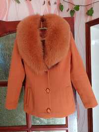 Пальто теплое с натуральным мехом