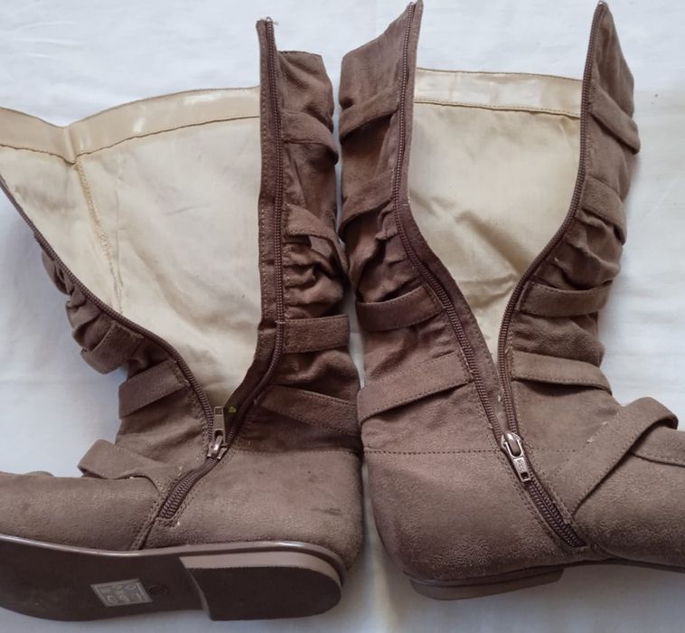 Чоботи нові,37 р