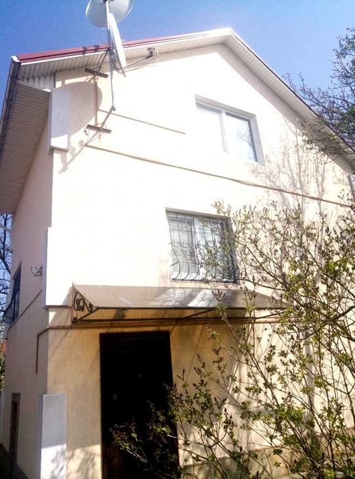 Сдам 3х этажный дом ул. Садовая 60, м .Славутич, Дарницкий район