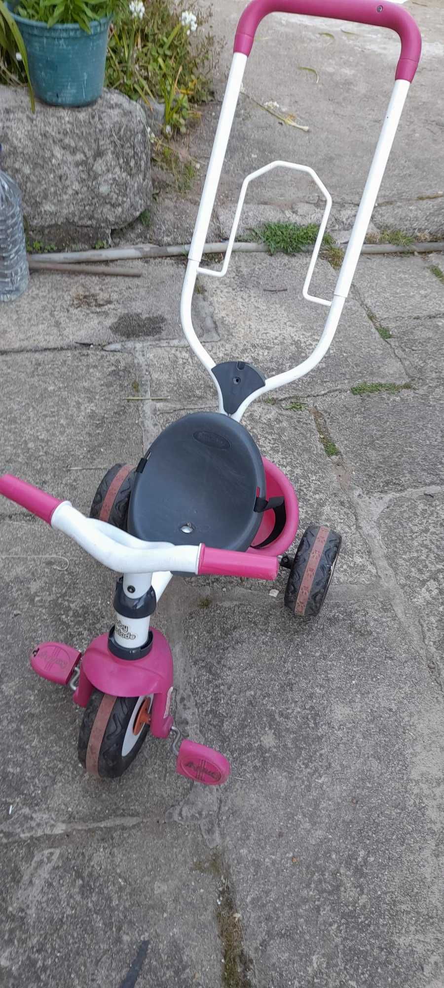 Triciclo menina com cinto