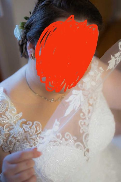 Suknia ślubna plus size