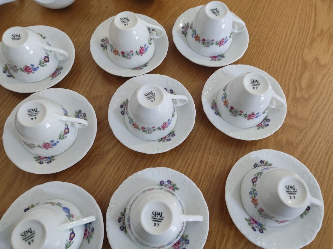 Conjunto de café em porcelana Spal